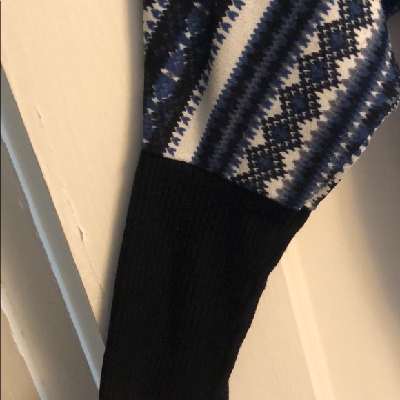 Rue 21‎ Patterned Top - Picture 2 of 4